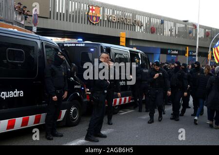 BARCELONA, 18-12-2019. LaLiga 2019 / 2020 Datum 10. Barcelona-Real Madrid. Tsunami demokratischen Manifestation Stockfoto