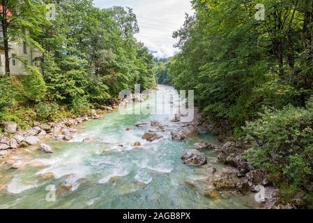 Türkis oder smaragdgrünen Wasser der Schlucht Tiefenbachklamm in Tirol, Österreich Stockfoto