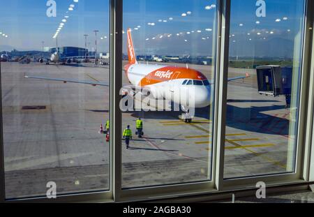 Easyjet Flugzeug Flughafen Athens, Athens International Airport Eleftherios Venizelos Stockfoto