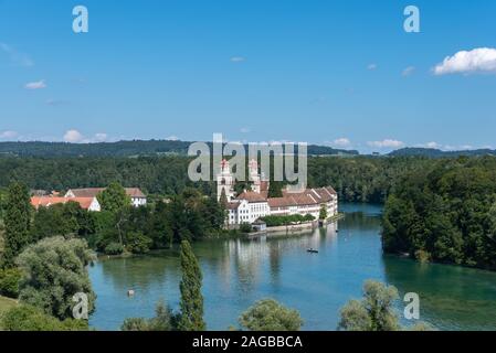 Landschaft mit dem Rhein und Kloster Insel, Rheinau, Kanton Zürich, Schweiz, Europa Stockfoto