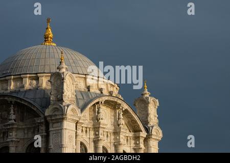 Ortaköy Moschee (Ortaköy Camii). offiziell die Buyuk Mecidiye Camii. Bosporus. Istanbul, Türkei Stockfoto