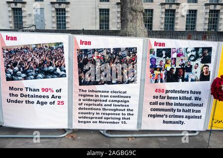 Iraner protestieren in London in der Sympathie mit und unterstützt die Demonstrationen im Iran in der Opposition gegen die Politik der iranischen Regierung und brutale Regime Stockfoto