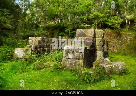 Bleibt der verlassenen Wicklung - Haus über dem Gefälle in Bole Hill Steinbruch in der Nähe von Grindleford, Peak District Stockfoto