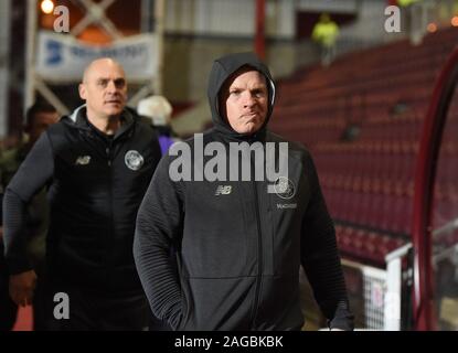 Edinburgh, Großbritannien. 18 Dez, 2019. Herzen vs Celtic schottischen Premiership übereinstimmen. Celtic. Manager Neil Lennon kommt im Stadion. Quelle: Eric mccowat/Alamy leben Nachrichten Stockfoto