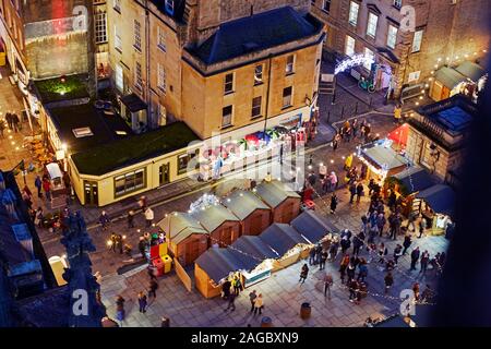 Luftaufnahme der Weihnachtsmarkt in Bath Spa, Somerset Stockfoto