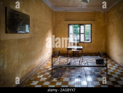 Folterkammer auf Tuol Sleng Genozidmuseum, Phnom Penh, Kambodscha Stockfoto