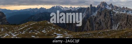 Panoramablick auf den Berg Cadini di Misurina in der Italienische Alpen Stockfoto