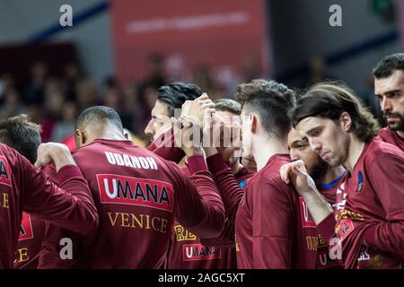 Venezia, Italien. 18 Dez, 2019. Die reyer Venezia während Umana Reyer Venezia vs Rytas Vilnius, Basketball EuroCup Meisterschaft in Venedig, Italien, 18. Dezember 2019 Quelle: Unabhängige Fotoagentur/Alamy leben Nachrichten Stockfoto