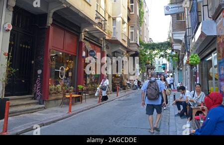 Istanbul, Türkei - 10. September 2019. Eine Straße im Stadtteil Cihangir von Beyoglu, Istanbul Stockfoto