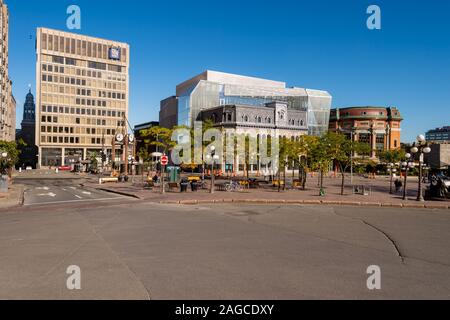 Quebec City, CA - 5. Oktober 2019: Allgemeine Ansicht des Place d'Youville Stockfoto