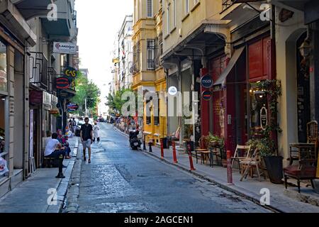 Istanbul, Türkei - 10. September 2019. Eine Straße im Stadtteil Cihangir von Beyoglu, Istanbul Stockfoto