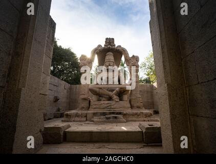 Laksmi Narashimha yoga-narasimha Monolithen, Tempel, Hampi, Indien Stockfoto