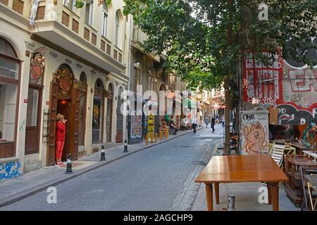 Istanbul, Türkei - 10. September 2019. Eine Straße im Stadtteil Cihangir von Beyoglu, Istanbul Stockfoto