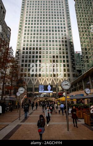 Bürogebäudekomplex Canary Wharf auf der Isle of Dogs im Londoner Stadtteil Tower Hamlets, Docklands, der ehemalige Hafen von London, Vereinigtes Königreich, Stockfoto