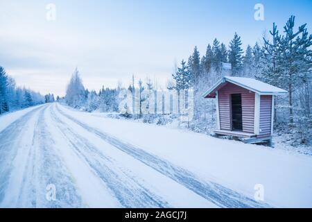 Frosty maitolaituri aka Sammelstelle von milchkannen für Molkereiprodukte Nutzfahrzeuge Stockfoto