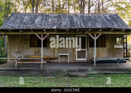 Backwoods shack auf dem Flußarm, Hilton, Fakahatchee Fakahatchee Strand Zustand erhalten, Florida. Stockfoto