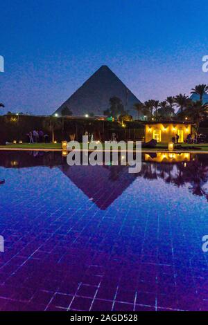 NOVEMBER 10, 2019, Kairo, Ägypten, mit Blick auf die Pyramiden von Gizeh, Kairo, Ägypten vom Marriott Mena House, Kairo Marriott Mena House, Kairo Stockfoto