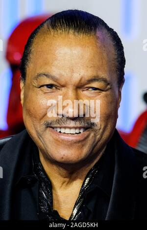 Cineworld Leicester Square, London, UK. 18. Dezember 2019. Billy Dee Williams stellt auf europäischer Premier von Star Wars: Der Aufstieg von Skywalker. . Bild von Julie Edwards./Alamy leben Nachrichten Stockfoto