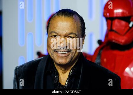 Cineworld Leicester Square, London, UK. 18. Dezember 2019. Billy Dee Williams stellt auf europäischer Premier von Star Wars: Der Aufstieg von Skywalker. . Bild von Julie Edwards./Alamy leben Nachrichten Stockfoto