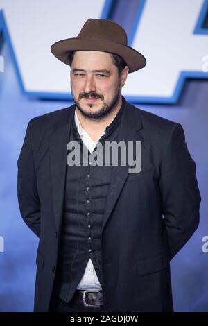 London, Großbritannien. 18 Dez, 2019. LONDON, ENGLAND - Dezember 18: Marcus Mumford besucht die Europäische Premiere von 'Star Wars: Der Aufstieg der Skywalker" im Cineworld Leicester Square am 18. Dezember 2019 in London, England. Credit: Gary Mitchell, GMP-Media/Alamy leben Nachrichten Stockfoto