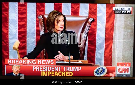 Washington D.C., USA, 18. Dezember 2019: Sprecher des Repräsentantenhauses Nancy Pelosi kündigt die Amtsenthebung von Präsident Trumpf. Stockfoto