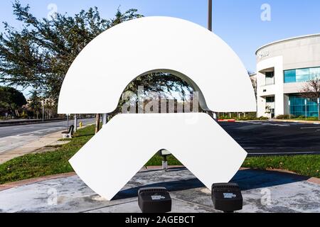 Dez 14, 2019 San Jose/CA/USA-NIO Symbol an ihrem Hauptsitz im Silicon Valley; NIO ist ein chinesischer Automobilhersteller im Design spezialisiert Stockfoto