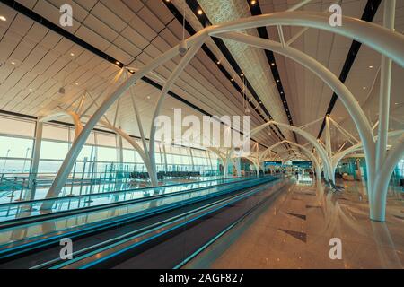 Innenansicht des neuen Terminal 1 am King Abdulaziz International Airport (JED) in Jeddah, Saudi-Arabien, während eines Testlaufs im Jahr 2019 Stockfoto