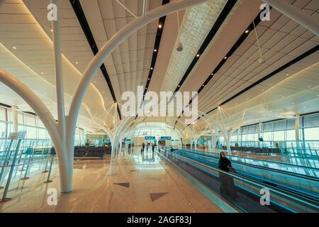 Innenansicht des neuen Terminal 1 am King Abdulaziz International Airport (JED) in Jeddah, Saudi-Arabien, während eines Testlaufs im Jahr 2019 Stockfoto