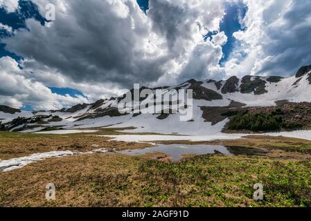 Sturm in Bewegung auf die Berge der Eagles Nest Wilderness Stockfoto