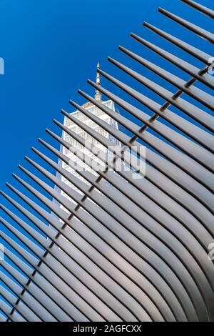 Weißen Rippen von Oculus Station House, entworfen vom Architekten Santiago Calatrava, World Trade Center Station (PFAD), Manhattan, New York, USA Stockfoto