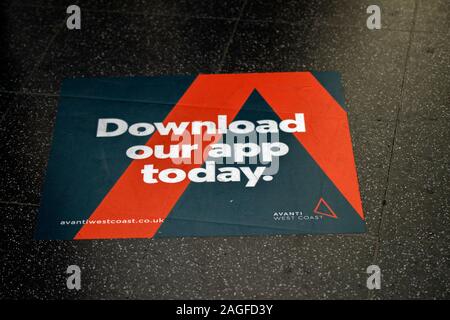 Werbung Aufkleber Avanti Westküste Am Piccadilly Bahnhof Manchester England 2019 Stockfoto