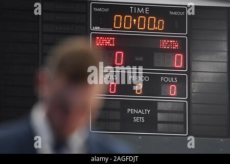 Prag, Tschechische Republik. 18 Dez, 2019. Die Tabelle wurde aus der Bestellung während der Frauen Basketball Europäische Liga 8 runde Gruppe A Spiel USK Praha vs TTT Riga in Prag, Tschechische Republik, 18. Dezember 2019. Quelle: Michal Kamaryt/CTK Photo/Alamy leben Nachrichten Stockfoto