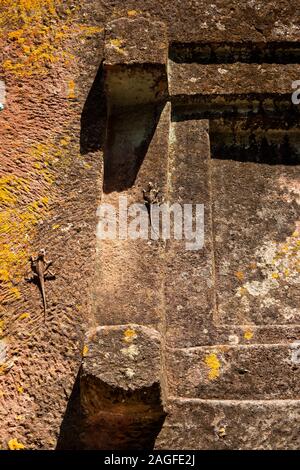 Äthiopien, Amhara-region, Lalibela, Wette Giyorgis, St George's Lailibela ist nur aufgedeckt Fels gehauene Kirche, Fenster Detail Stockfoto