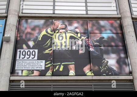 Billboard 1999 Am Manchester Stadion in Manchester England 2019 Stockfoto