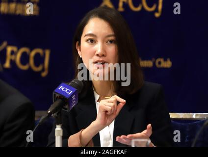 Tokio, Japan. 19 Dez, 2019. Japanischer journalist Shiori Ito spricht an der ausländische Korrespondenten "Club für Japan in Tokio am Donnerstag, 19. Dezember 2019. Tokyo District Court bestellt, der ehemaligen Washington bureau chief Noriyuki Yamaguchi auf 3,3 Millionen Yen Entschädigung für Rauben von Ito am 18. Dezember. Credit: Yoshio Tsunoda/LBA/Alamy leben Nachrichten Stockfoto