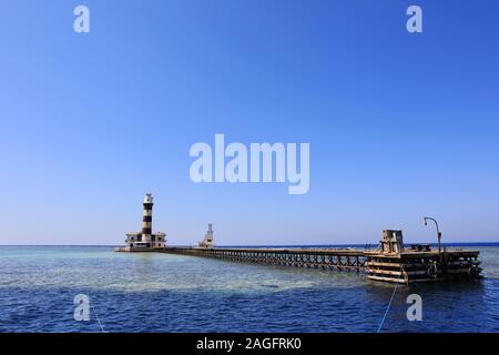 Leuchtturm von Daedalus Riff im Roten Meer Stockfoto