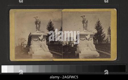 Jas G Bennett's Monument Handkolorierte photoprints. Mit einer Hand - farbige Anzeigen. Robert Dennis Sammlung von stereoskopische Ansichten. Stereoskopische Ansichten von Greenwood Cemetery, einschließlich Eintritt, Seen, Antriebe, Empfangen von Vault oder Grab mit leichenwagen vor, Gräber von James G. Bennett, Charlotte Canada, DeWitt Clinton, Charles Matthew, Charles Morgan, William Niblo, J. W. Schmidt, Sen'r, M.D., Charles Scribner, Oberst Vosburg, die Gräber der Spofford und Tileston Familien, Chauncey Denkmal, die Feuerwehr Denkmal. Einige Ansichten dupliziert. Ansichten sind gezählt: 156, 946, 952, 2185, 2186, 2187, 2192, vom 21. Stockfoto