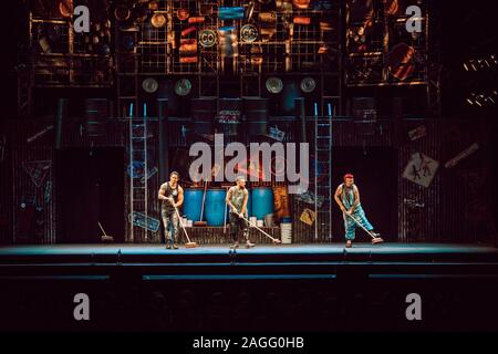 Padua, Italien. 12 Nov, 2019. Stomp während Stomp, in Padova, Italien, 12. November 2019 Credit: Unabhängige Fotoagentur/Alamy leben Nachrichten Stockfoto