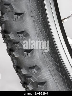 Knorrige Mountainbike reifen close-up Stockfoto