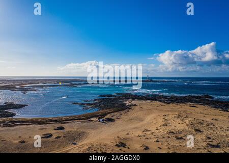 Nordküste der Insel Fuerteventura, Drone erschossen. Kitesurf Spot. Kanarische Inseln, Spanien Stockfoto