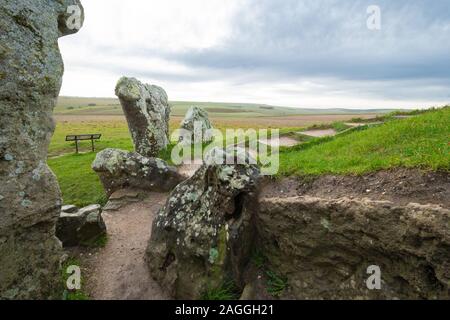 West Kennet Long Barrow, historische Grabkammer in Wiltshire, Großbritannien Stockfoto