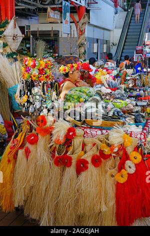 PAPEETE, TAHITI-30 Nov 2018 - Blick auf das Wahrzeichen der Region Marche de Paeete, eine große überdachte Markt, in dem Sie lokale Souvenirs, Kunsthandwerk und Lebensmittel in Downtow Stockfoto