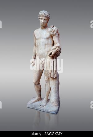 Römische Marmor Statue des Hermes gefunden bei Aigion, Pelopenese. 27 v. Chr. - 14 n. Athen Archäologische Museum Kat.-Nr. 241. Gegen grau Hermes ist st dargestellt Stockfoto