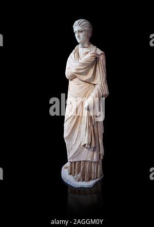 Statue eines weiblichen Inj der Kleinen Herculaneum Stil, Athen Archäologische Museum, Kat.-Nr. 242. Pentelic Marmor. Gegen schwarze Kopie der früheren berühmten G Stockfoto