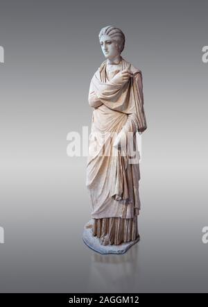 Statue eines weiblichen Inj der Kleinen Herculaneum Stil, Athen Archäologische Museum, Kat.-Nr. 242. Pentelic Marmor. Gegen graue Kopie der früheren berühmten Gr Stockfoto