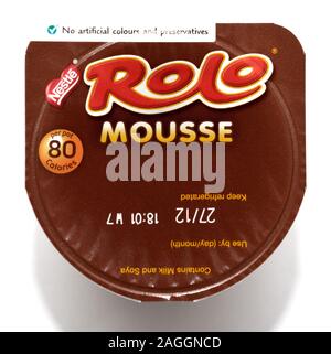 Nestle Rolo Mousse gekühlte Desserts, 80 Kalorien pro Topf Stockfoto