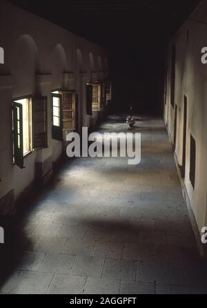 CLAUSTRO CEMENTERIO. Lage: CONVENTO DE LAS CARMELITAS DESCALZAS. Valladolid. Spanien. Stockfoto