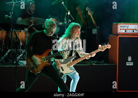 SUZI QUATRO & Band live im Kulturpalast Dresden. Dresden, 18.12.2019 Stockfoto