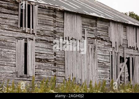 STRAUMSBUKTA, INSEL KVALØYA, Troms County, Norwegen - Alte hölzerne Gebäude am historischen Museum Dorf Straumen Gård. Stockfoto