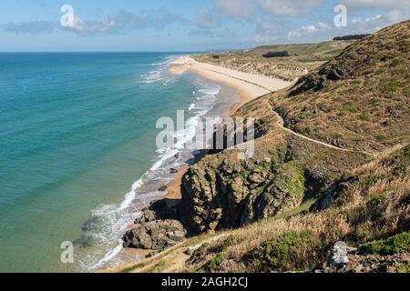 Blick vom Cap de Carteret (Addo) in Richtung La Plage de la Vieille Église und die Dünen des Hattainville, Normandie, Frankreich Stockfoto